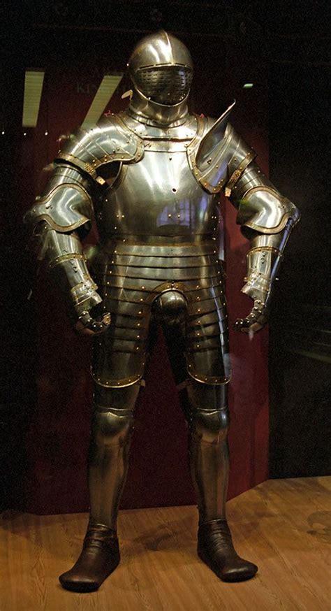 how did tudor armor evolve